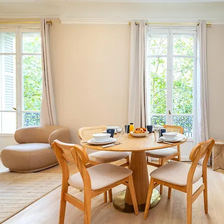 Tastefully Decorated Air-conditioned - 17 Appartamento
